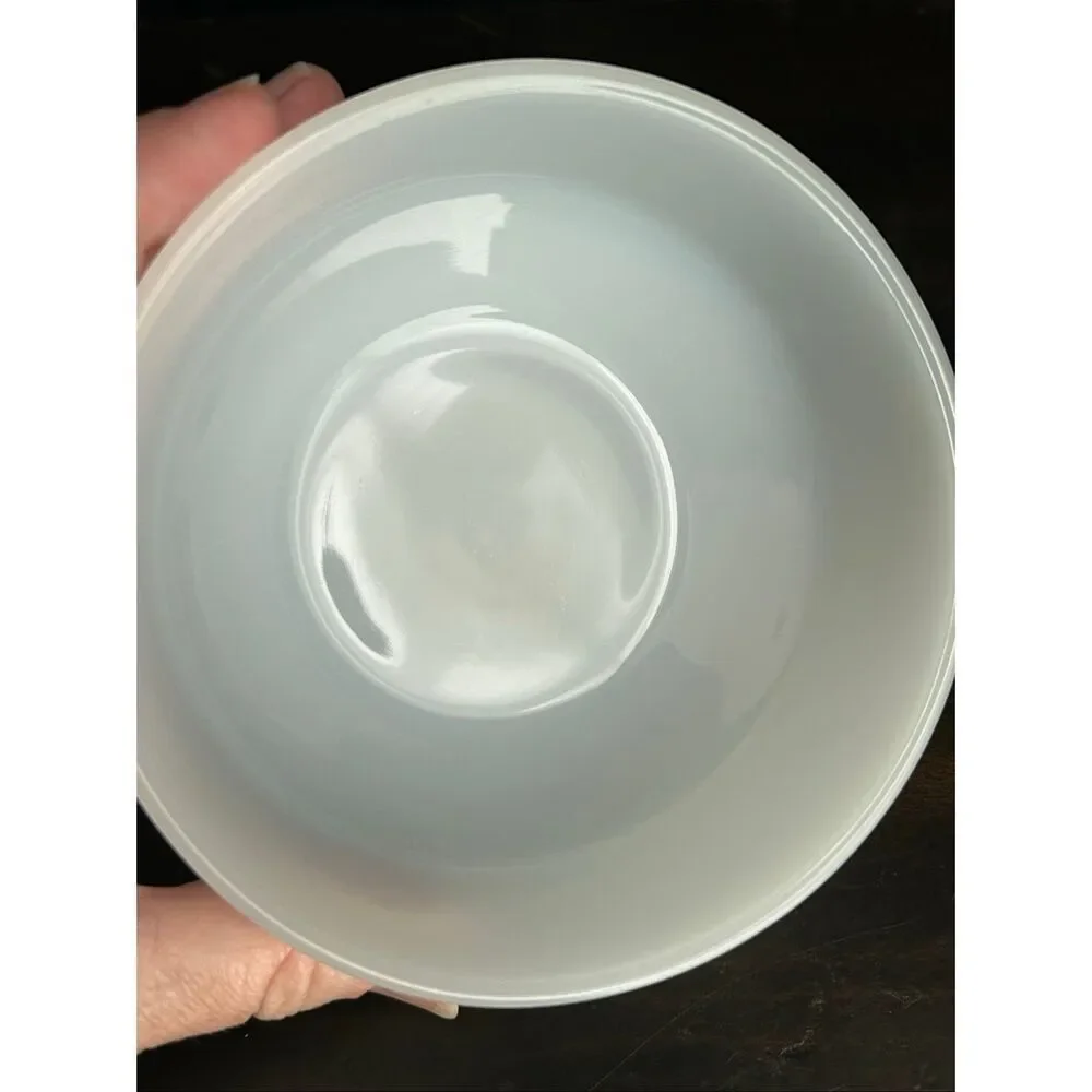 Vintage Federal White Milk Glass Berry Fruit Oatmeal Bowl